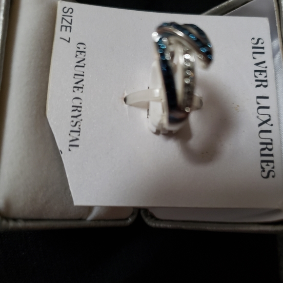 NWT FINE SILVER PLATED GENUINE CRYSTAL RING - Picture 2 of 4